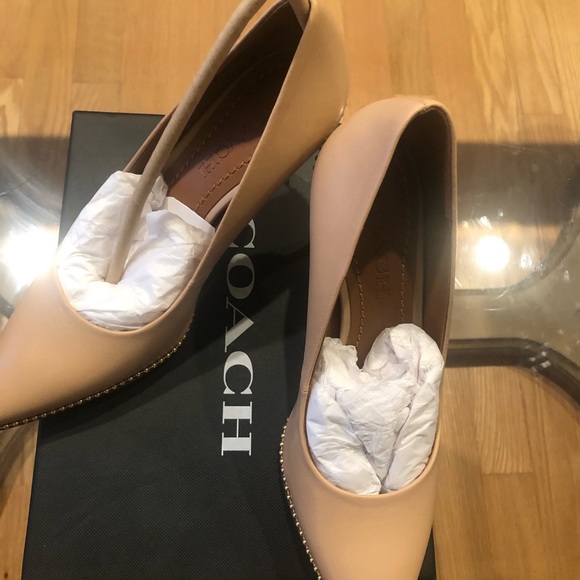 Coach Pumps Size 6.5 - Picture 2 of 6